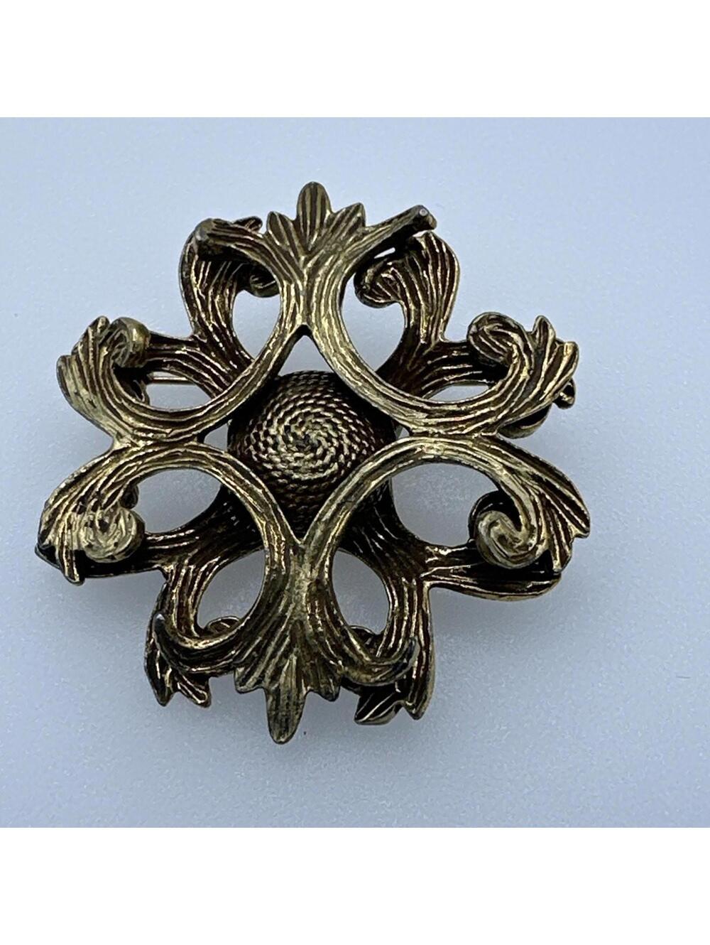 Vintage Gold Tone Brooch Pin Pendant Classic Jewelry 3-Dimensional